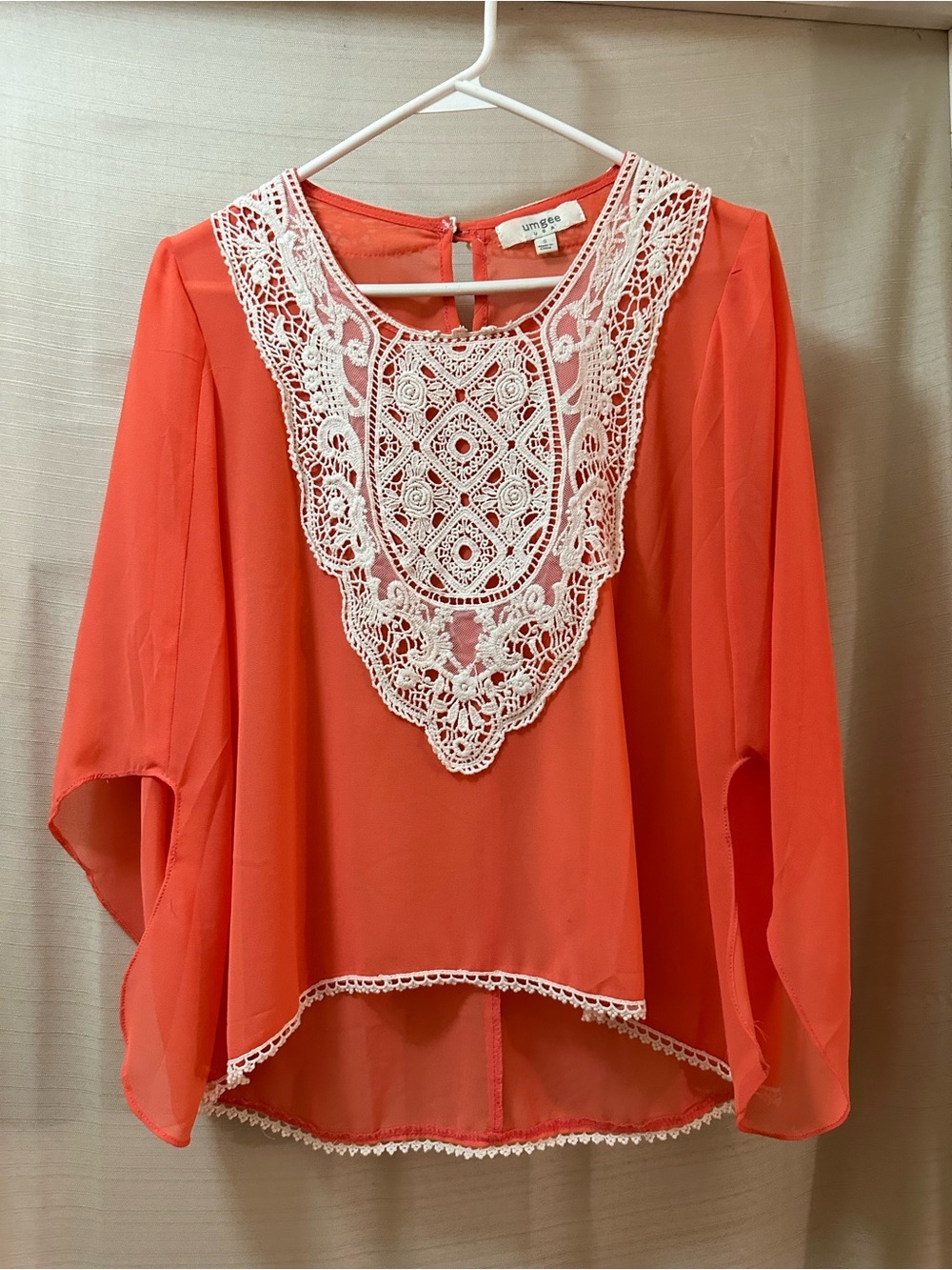 Umgee BOGO Pink Coral Crochet Lace Bib Blouse Sheer Bell Sleeve Women’s Small ⚫️